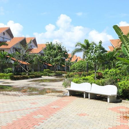 Capital O Twilight Bay Hotel Chennai Exterior foto